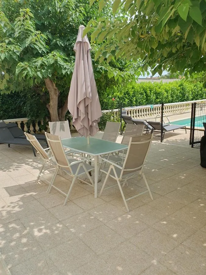 Holiday home Villa Gesinacris Avec Piscine Camaret-sur-Aigues