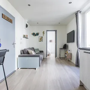 Cute Affordable 1-br Minutes From Center Cannes